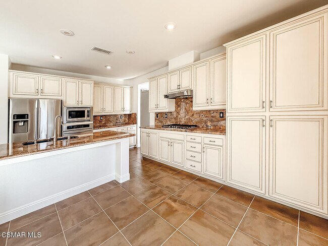 Building Photo - 4948 Via Coronado