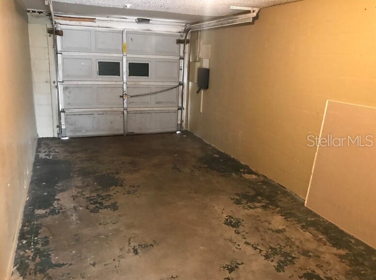 Garage - 5610 E 29th Ave