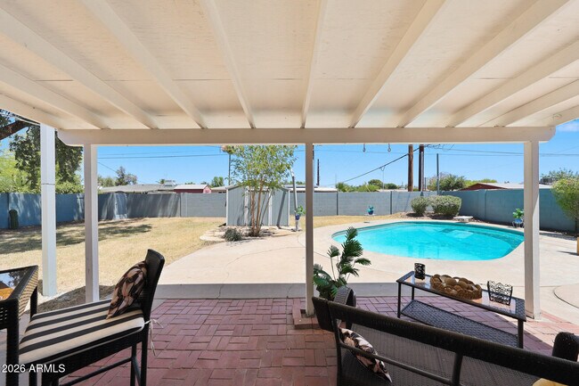 Building Photo - 2302 W Berridge Ln