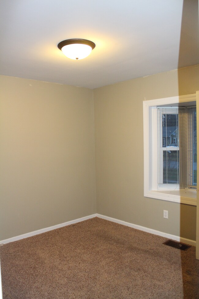 Building Photo - 1519 Baker Dr