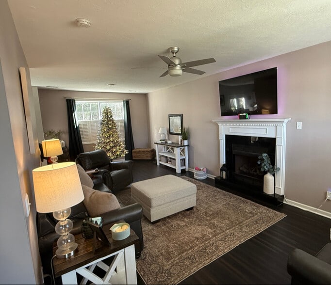 Building Photo - 8824 Spindlewood Ln