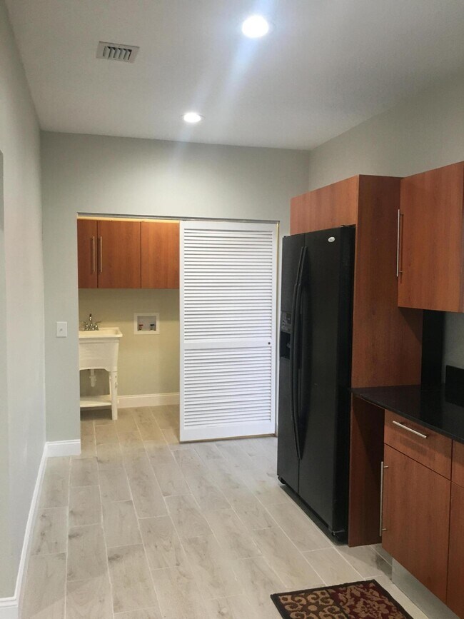 Building Photo - 14225 Citrus Dr