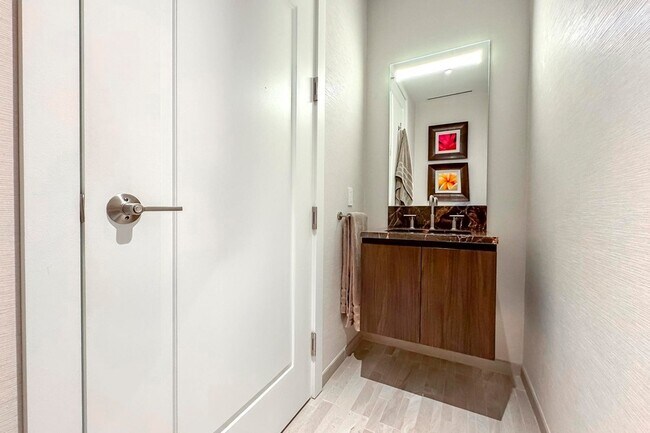 Building Photo - 160 2nd Ave S