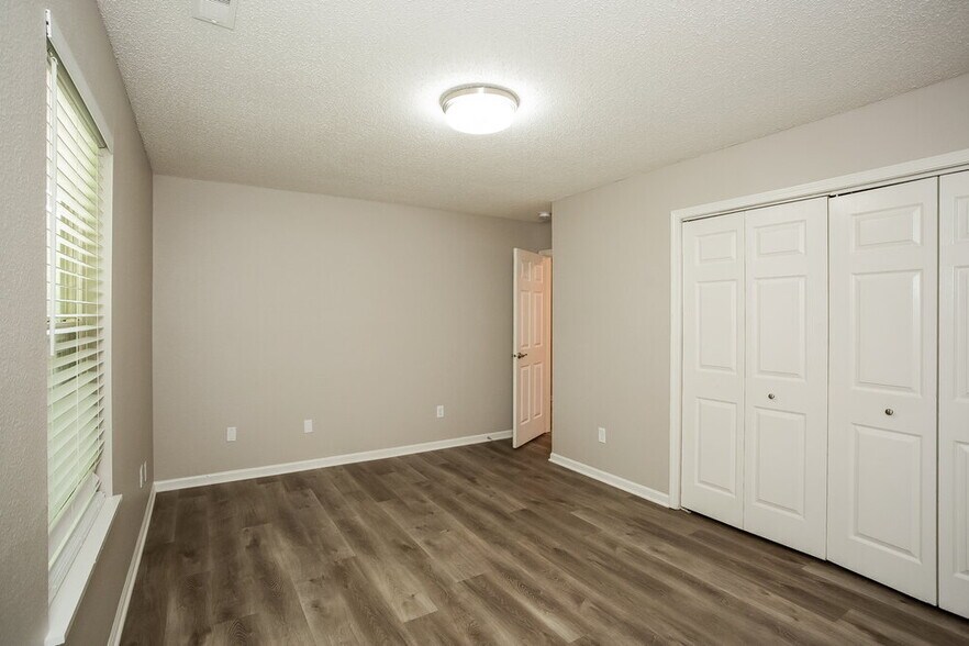 Building Photo - 8438 Kousa Dr