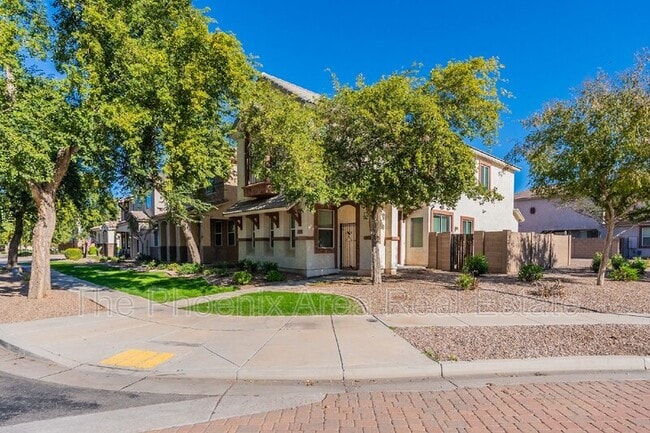 Building Photo - 2189 S Sanders Dr