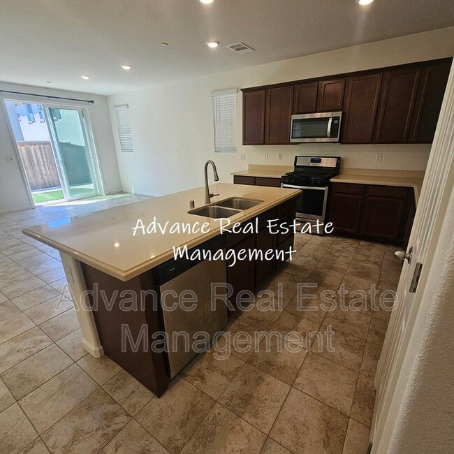 Building Photo - 8862 Sheldon Terrace Ln
