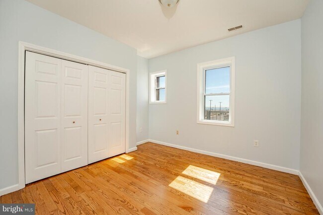 Building Photo - 222 S Rhode Island Ave