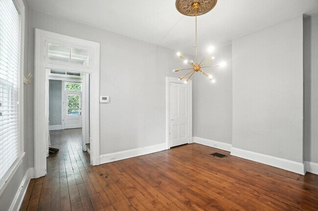 Building Photo - 843 Overton St