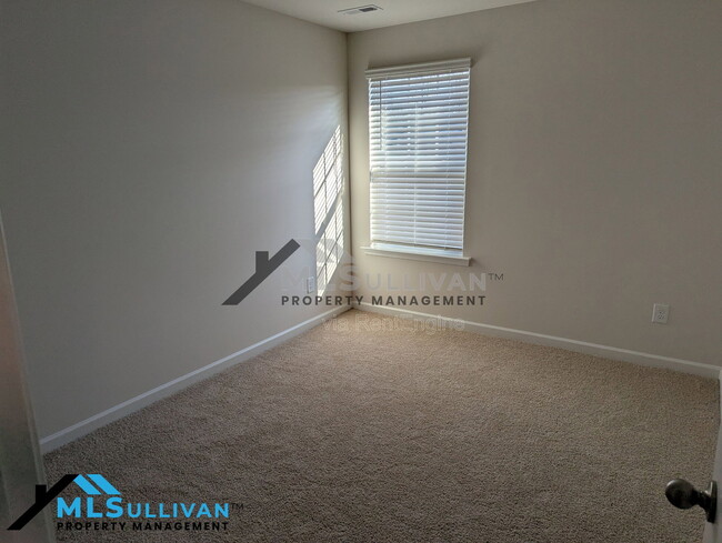 Building Photo - 2821 Egert Dr