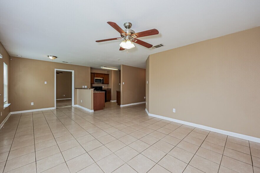 Building Photo - 10009 Quail Glen Dr