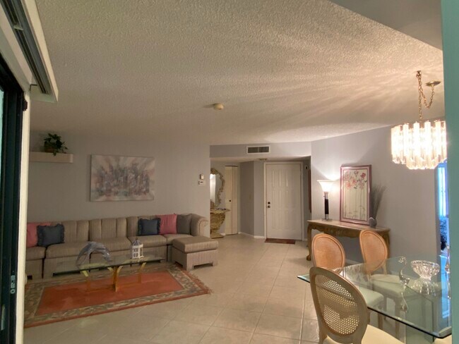 Building Photo - 3101 Lucerne Park Dr