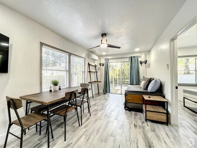 Building Photo - 2317 Homeland St