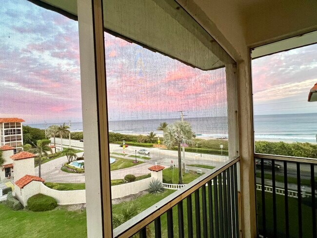 Building Photo - 2871 N Ocean Blvd