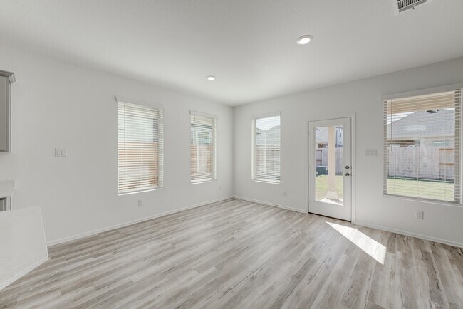 Building Photo - 31415 Beacon Cove Trl