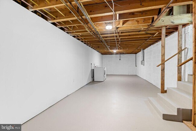 Building Photo - 6353 Crosswoods Dr