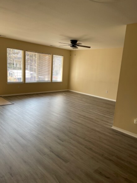 Building Photo - 4906 43rd Ln SE