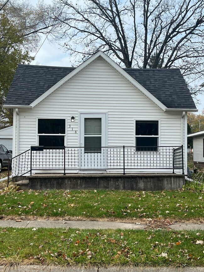 Building Photo - 316 Burr Oak Ave