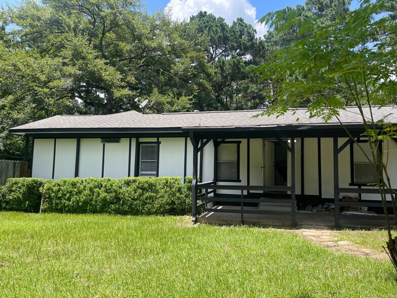 Primary Photo - 700 Hayman St