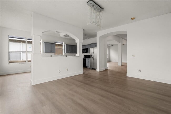 Building Photo - Stunning 4-Bedroom Lakefront Pool Home in Bridgeview at Meadow Woods