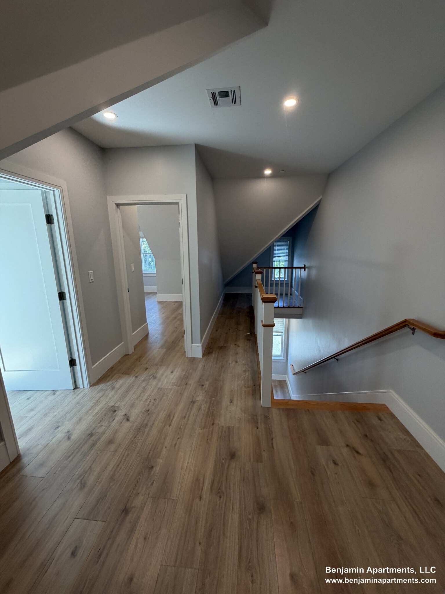 Building Photo - 124 Kenrick St
