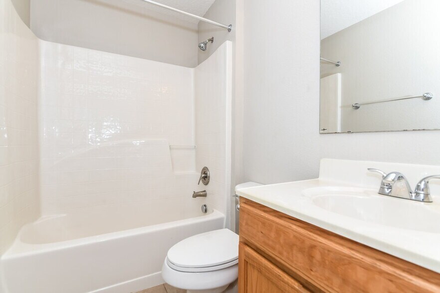 Building Photo - 2127 Aitkin Loop