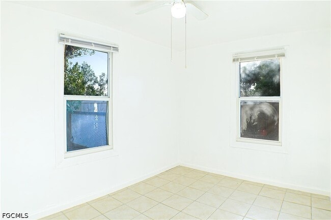 Building Photo - 3042 Douglas Ave