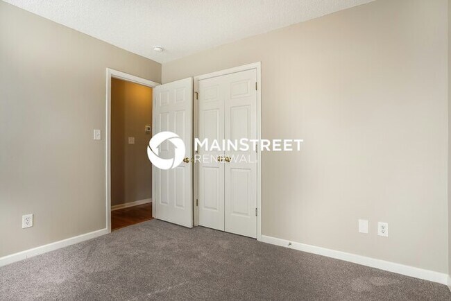 Building Photo - 3 Bedroom Pet-Friendly Home in Clayton, NC with Main Street Renewal