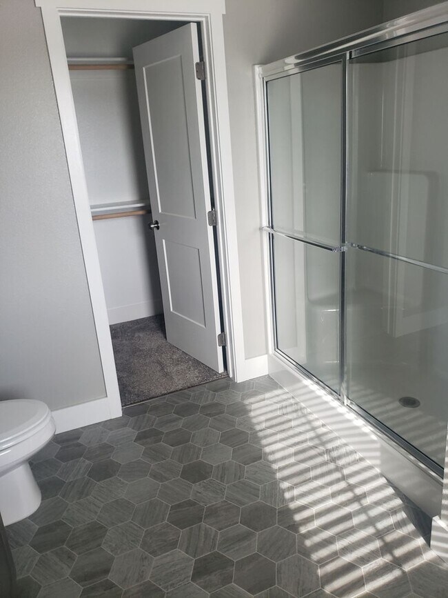 Building Photo - Beautiful 3 bed home in Annafeld