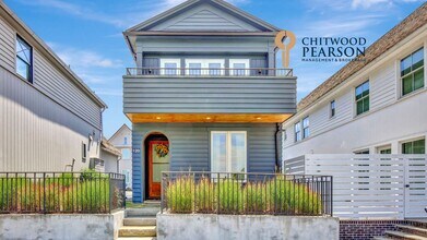 Building Photo - 2bd/2.5ba in Trilith. LakeFront Views!