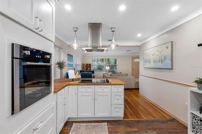 Building Photo - 2201 Park St N