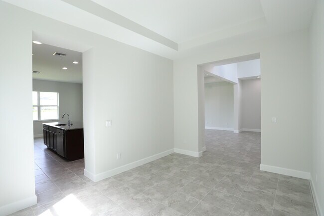 Building Photo - 15192 Wildwood Cir