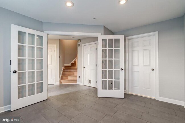 Building Photo - 5820 Pearson Ln