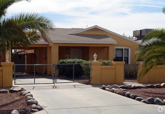 Primary Photo - 755 Portland St