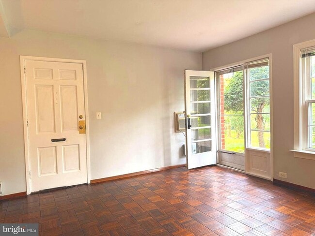 Building Photo - 3211 Ravensworth Pl