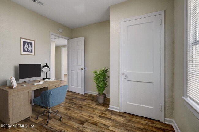 Building Photo - 4917 Dundee Rd