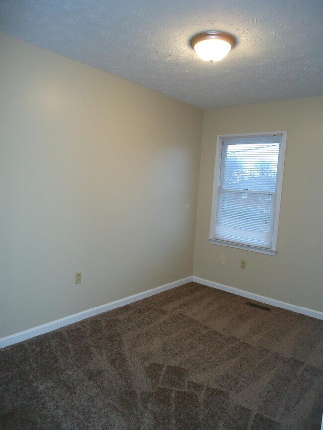 Building Photo - 504 Yorktowne Pl