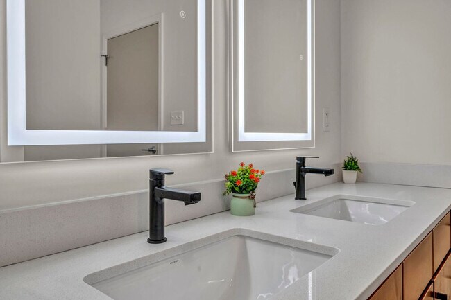 Building Photo - 2189 Cornell Rd