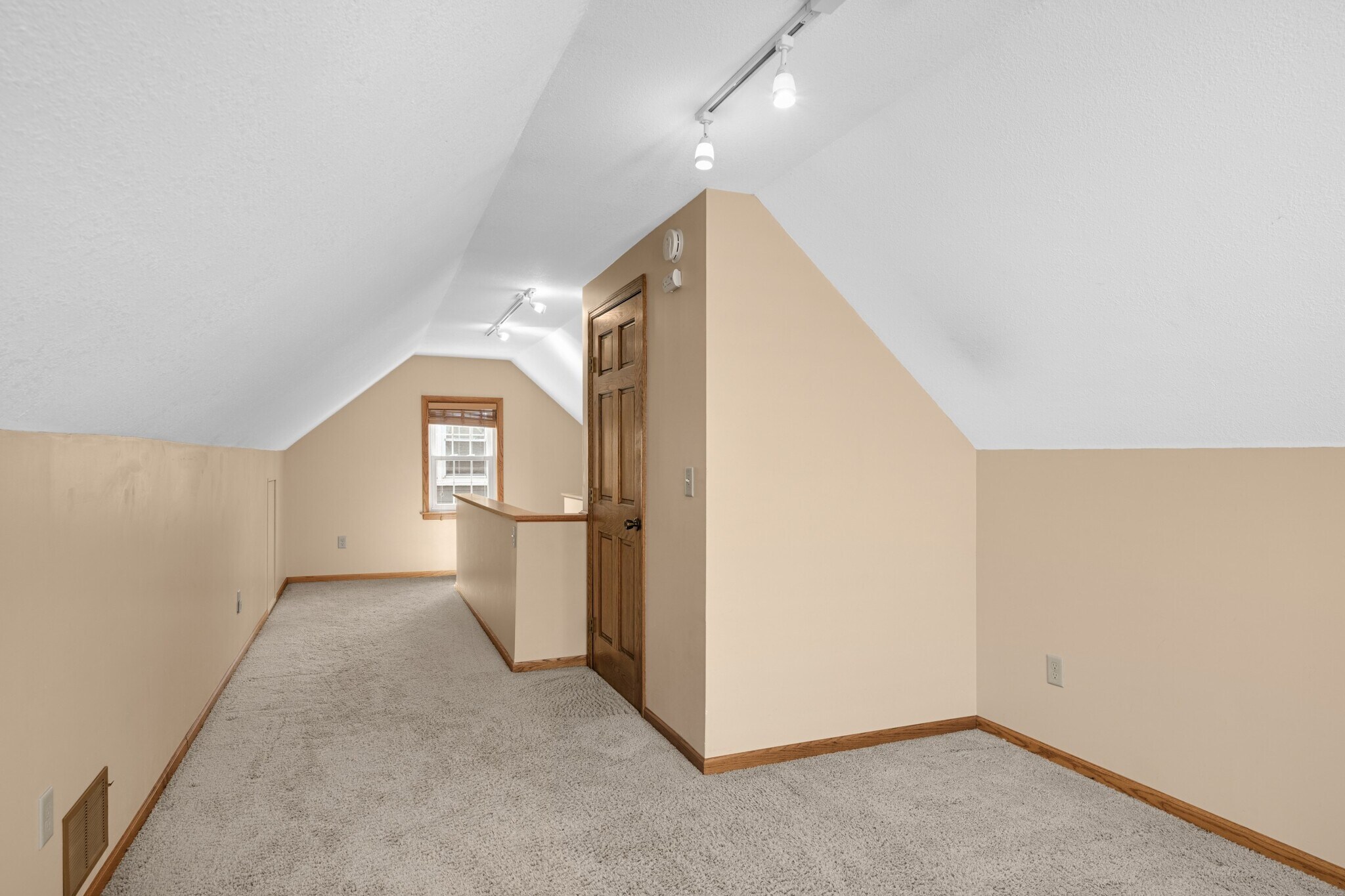 Building Photo - 2820 Idaho Ave S