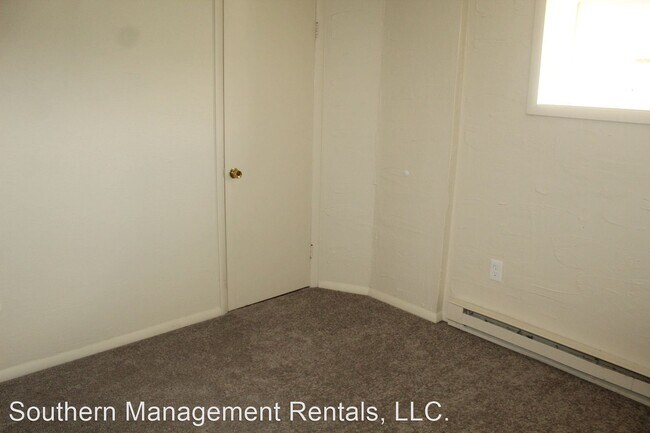 Building Photo - 2 br, 1 bath House - 641 W Broadway  unit 3