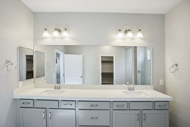 Building Photo - Beautiful 4 Bedroom Home In A Gated Skye Canyon Community