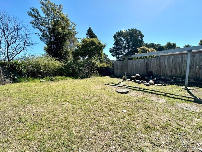 Building Photo - 1111 Marionola Way