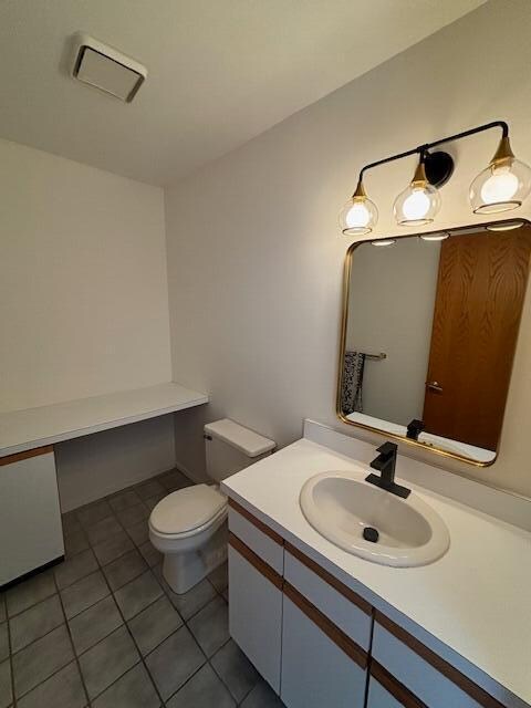 Building Photo - 1860 W Liberty St