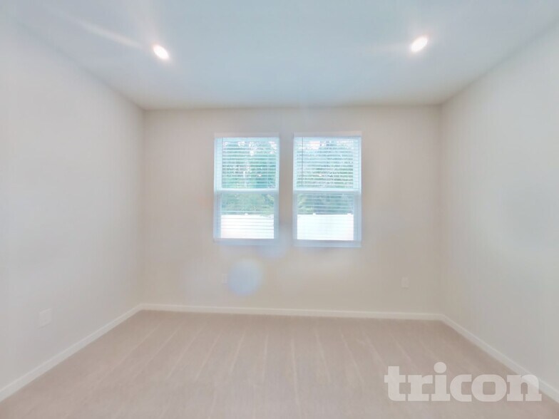 Building Photo - 14897 Praline Ct