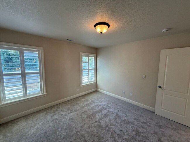 Building Photo - 1690 Titan Dr NW