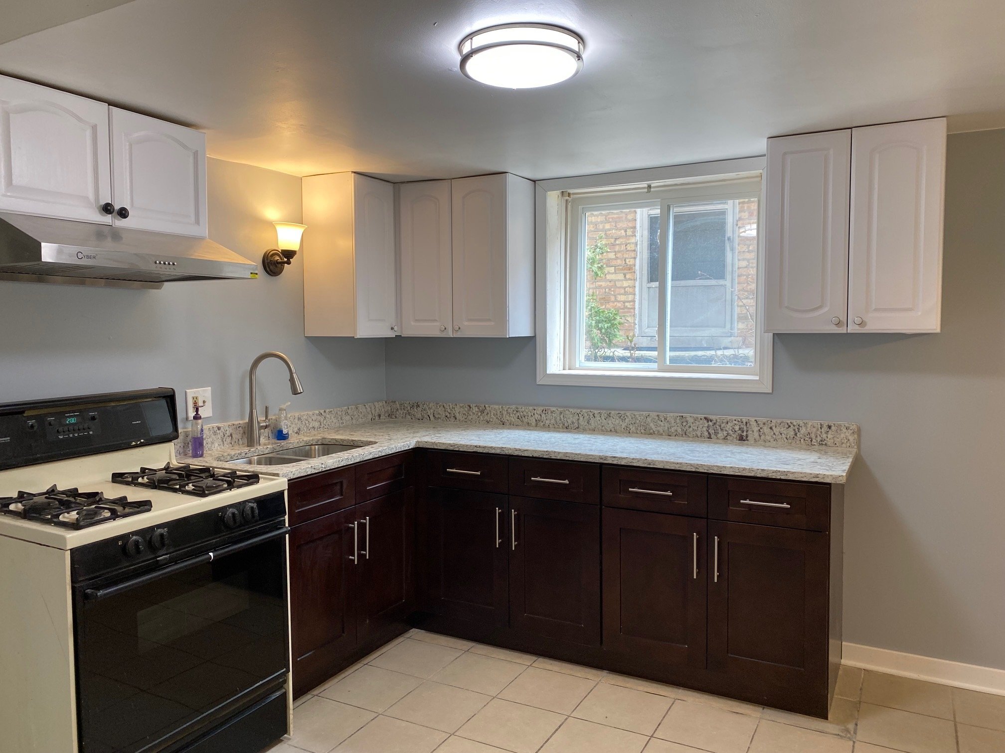 Building Photo - 3755 S Winchester Ave