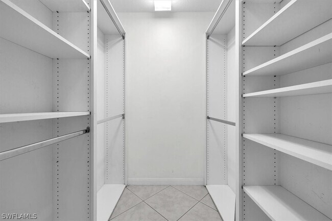 Building Photo - 5065 Ventura Ct