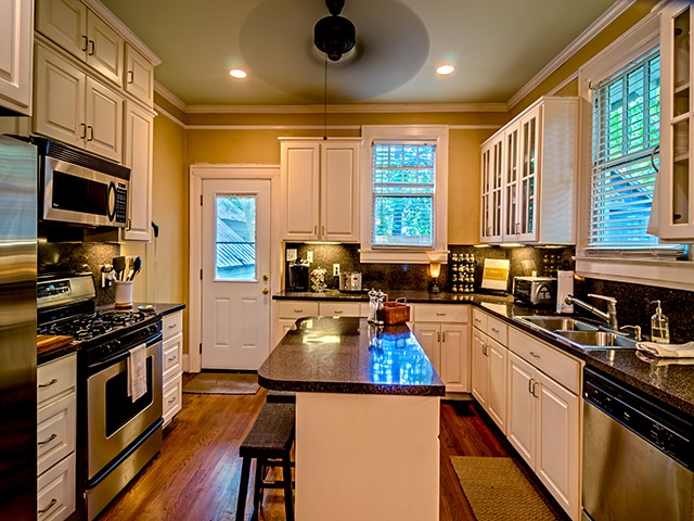 Building Photo - 1052 Magnolia Curve