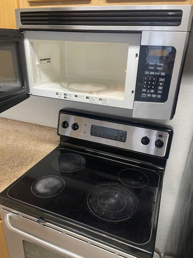 Building Photo - Lexington place ground fl One bedroom