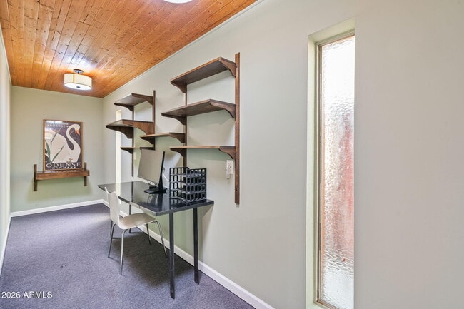 Building Photo - 1055 W Indian Hills Pl