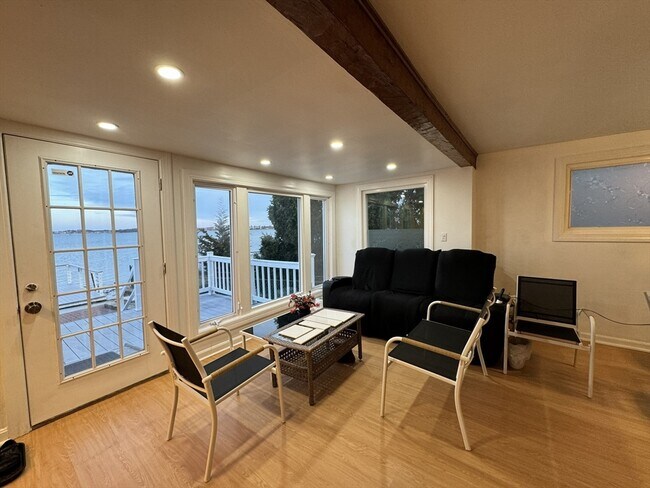 Building Photo - 16 Homestead Ave